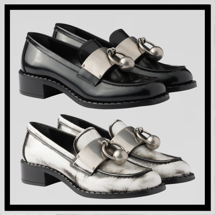 PRADA ◆ メタルディテール付 ブラッシュドレザー ローファー