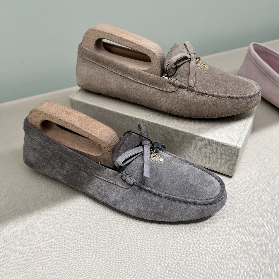 ♪直営アウトレット♪PRADA スエード シューズ 1DD070 054 各色