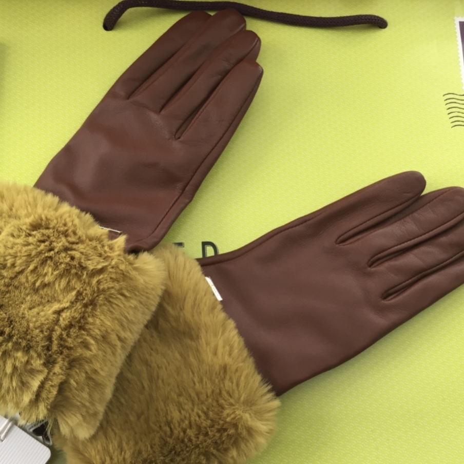 新着アウトレット☆Ted Baker ☆ボア付きお洒落なレザー手袋