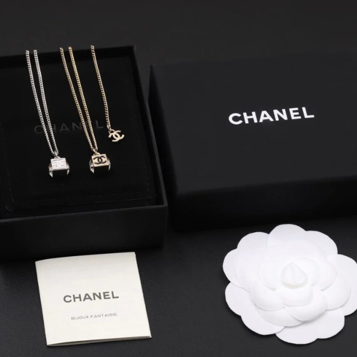 品よく華やぐ】シャネル CHANEL 25C キューブネックレス