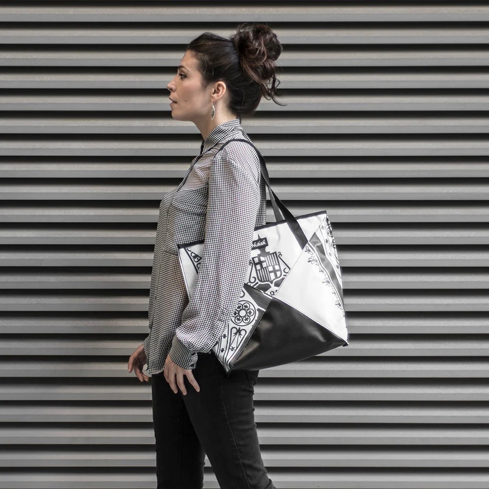SALE◆Nukak【TRIANGLE】カラフル限定柄 ショッパートート◆YL SALE◇Nukak【TRIANGLE】カラフル限定柄 ショッパートート◇BIKE