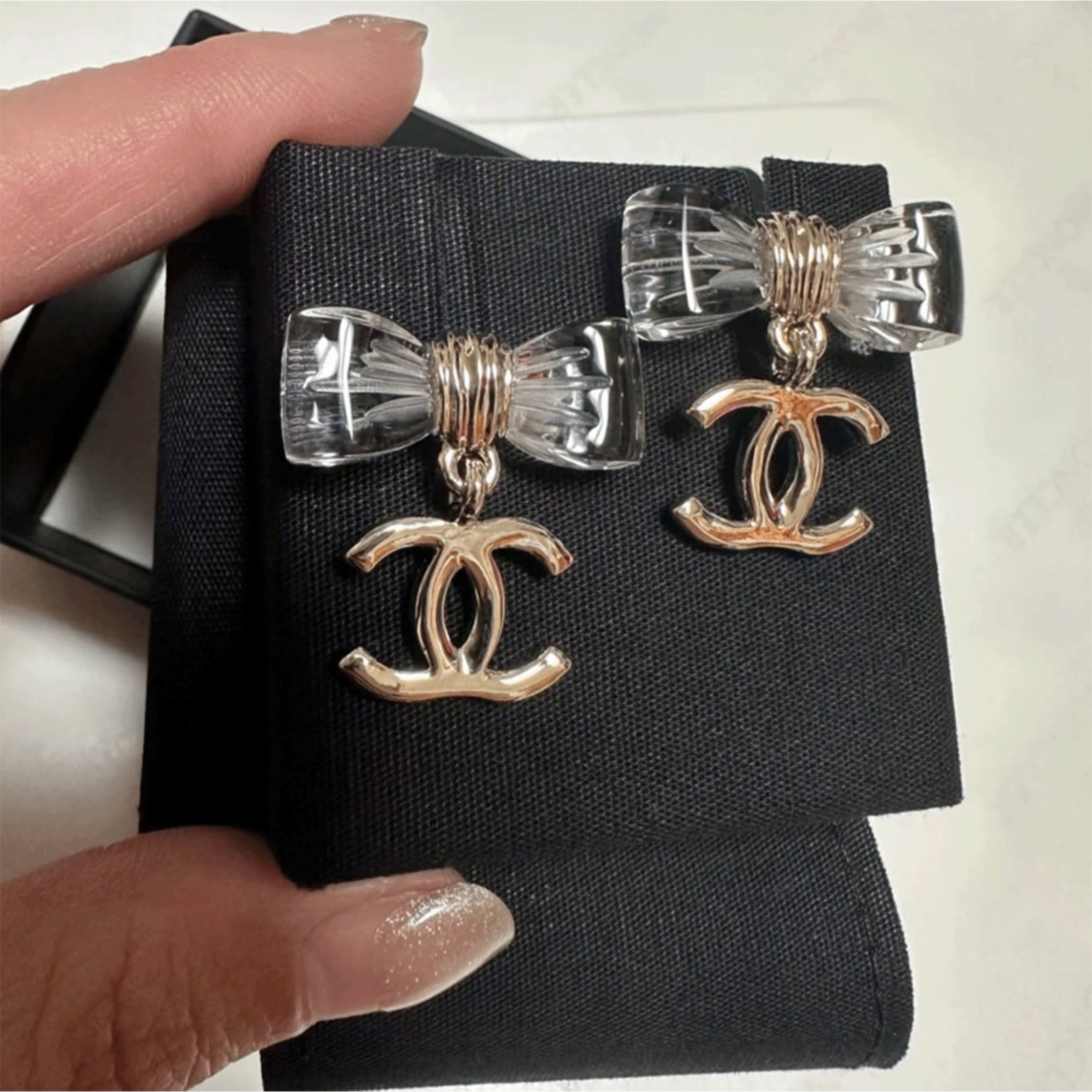 耳元で輝く特別感☆彡】CHANEL ピアス クリアリボン