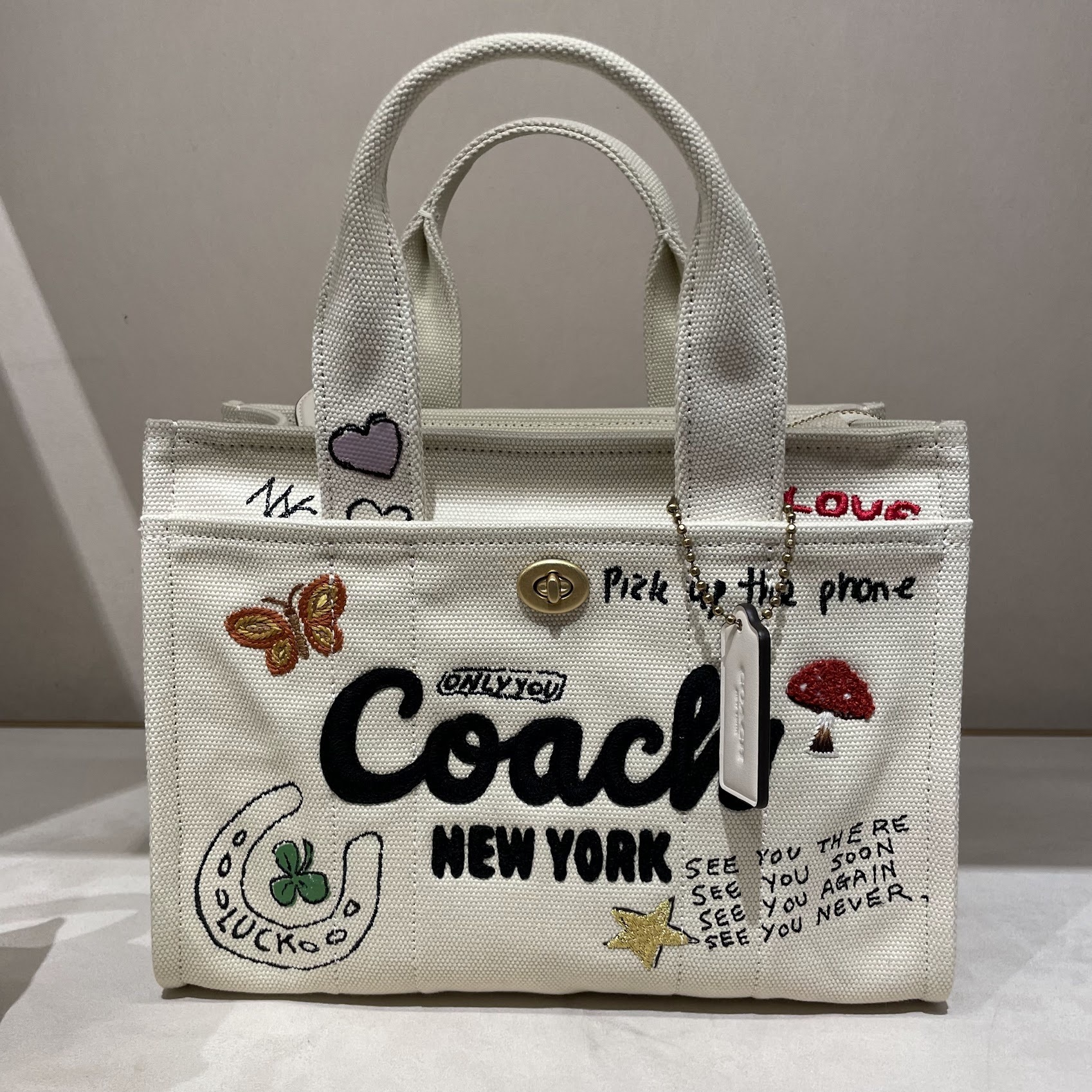 【COACH】スケッチ風プリント＊カーゴトート 26 CAM64 COACH】スケッチ風プリント＊カーゴトート 26 CAM64 (Coach