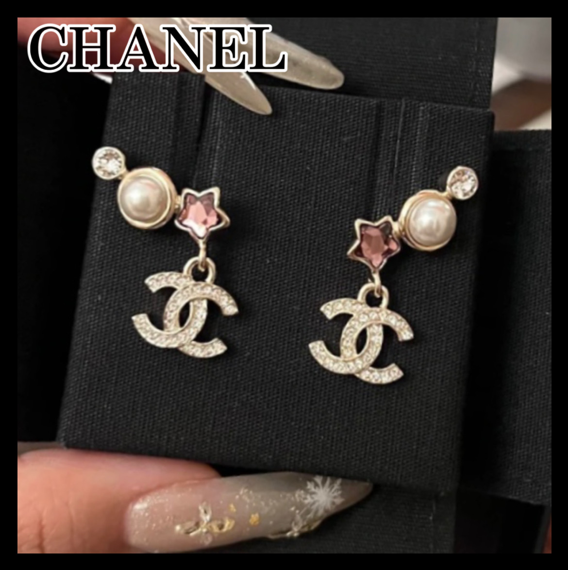 《パールと揺れるロゴがエレガント♪》25P限定★CHANEL ピアス