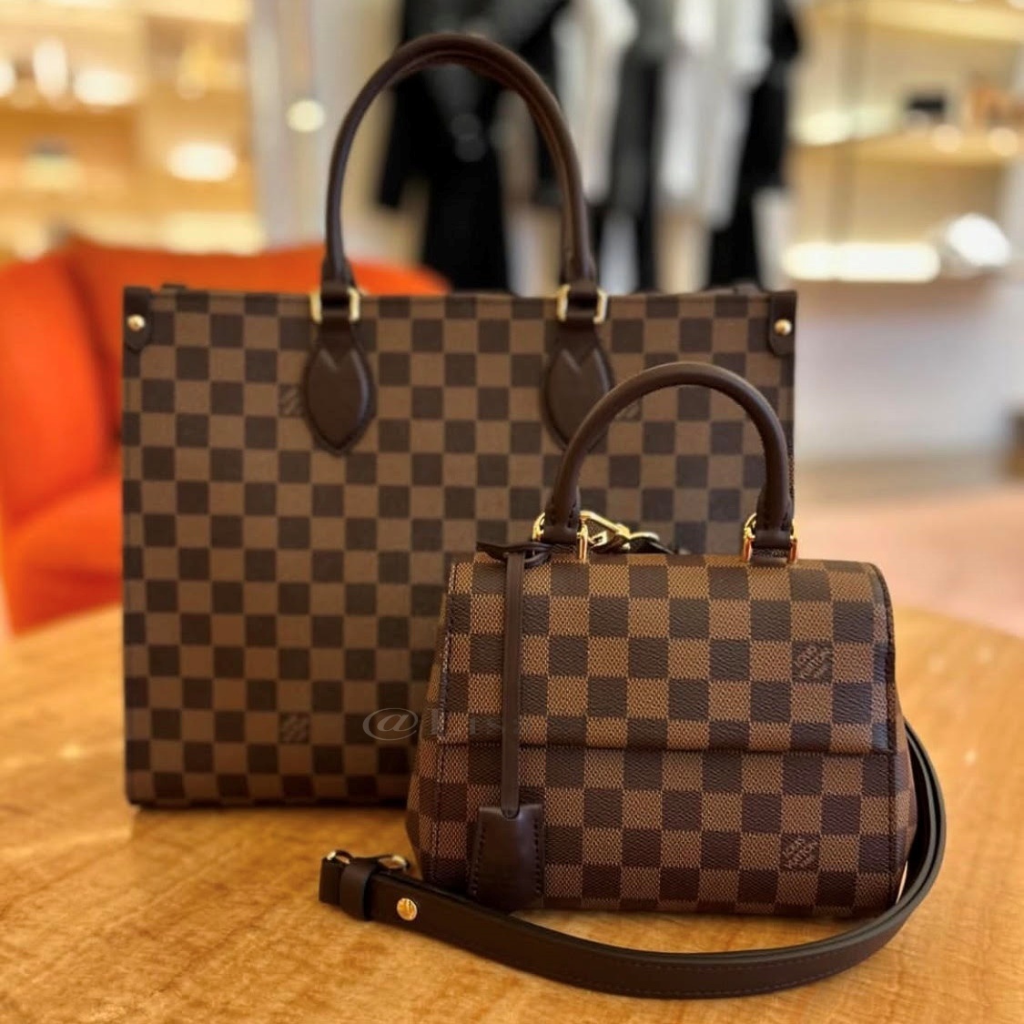 国内未入荷【直営店特別価格】ルイヴィトン オンザゴー MM