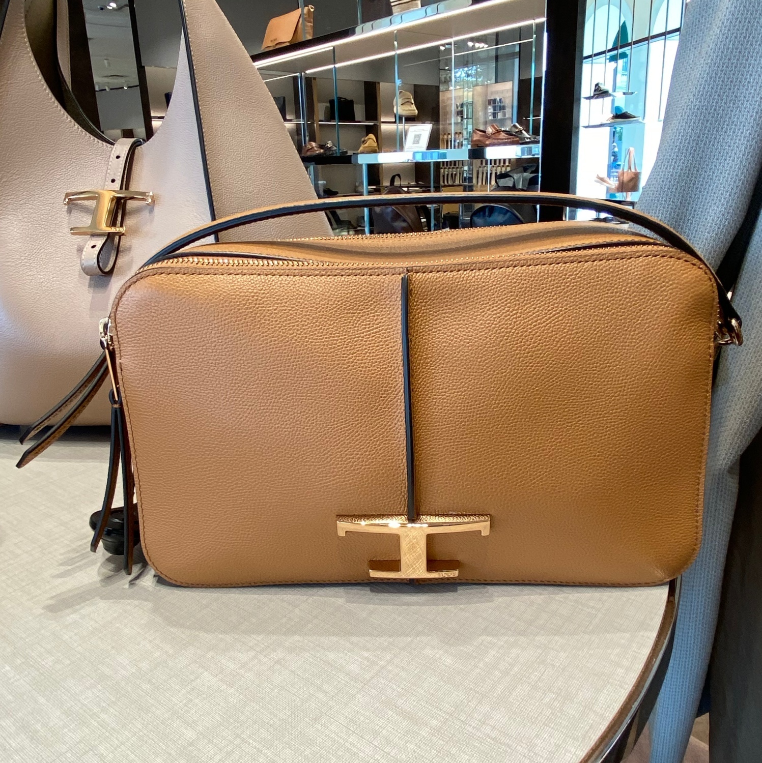 関税込★TOD'S★TSAグレインカーフスキンカメラバッグ スモール 関税込☆TOD'S☆TSAグレインカーフスキンカメラバッグ スモール
