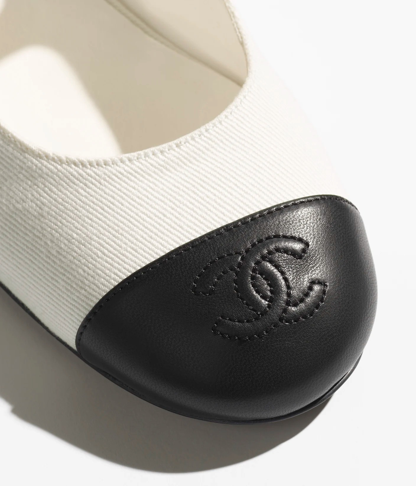 《セレブ御用達》CHANEL メリージェーン CCロゴ