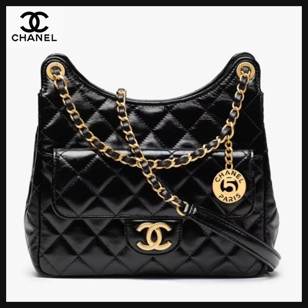 《王道》黒と金でスタイルUP【CHANEL】チェーン ホーボバック