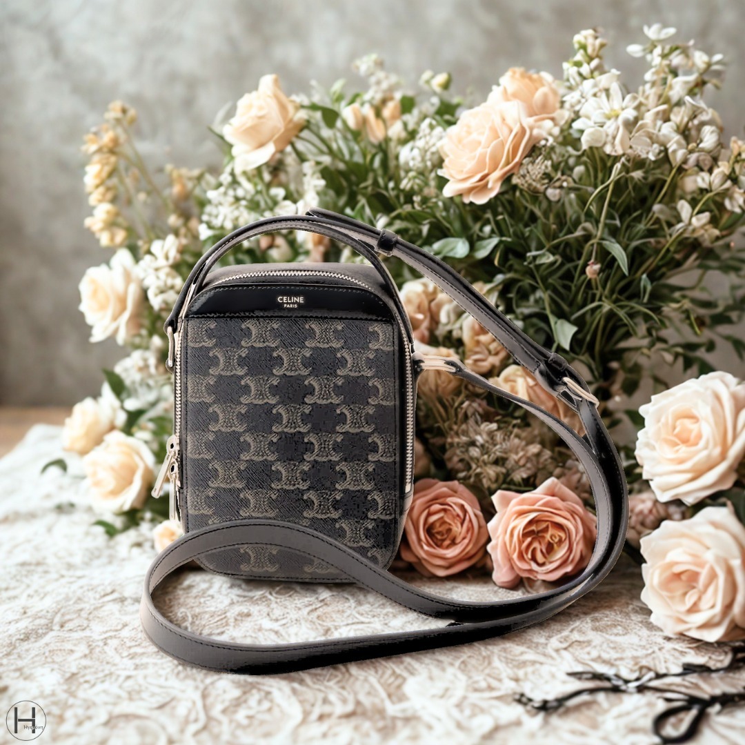CELINE トリオンフ バーティカル メッセンジャーボックスバッグ