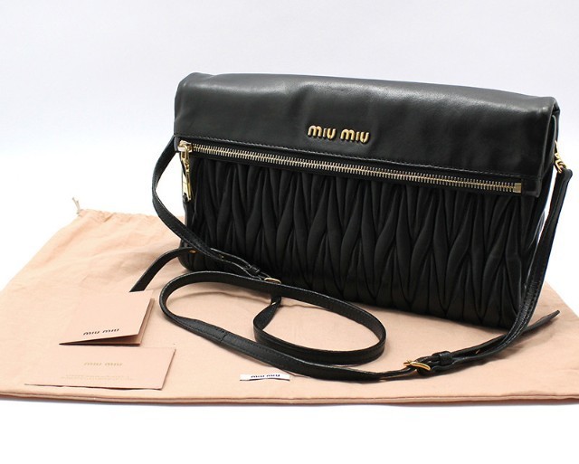 MiuMiu●ナッパクラッチクロスバック