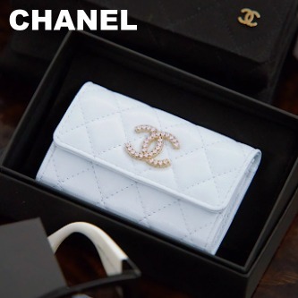 【大人気★ロゴ可愛い 25S新作】CHANEL フラップカードケース