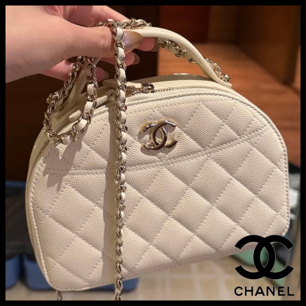 【ちょっとしたお出かけに♪】CHANEL チェーンクラッチ
