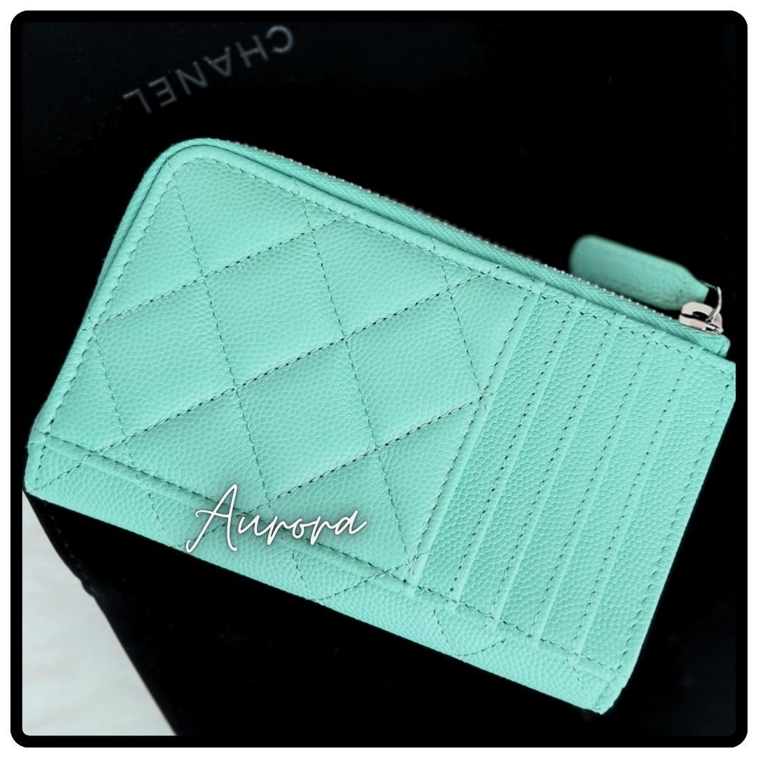 鮮やかなブルー_19ロゴ_CHANEL_フラグメント_財布_カード ☆機能的で優秀♪【CHANEL】フラグメントケース カードケース