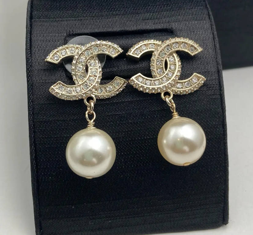 ◇定番♪CCロゴ&揺れるパール◇CHANEL ピアス