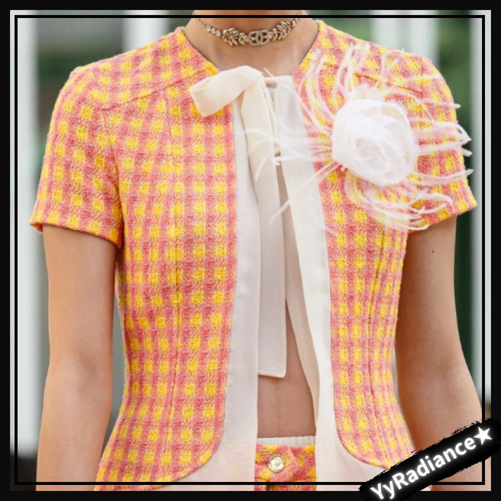 【鮮やかなオレンジが目を惹く♡】CHANEL ジャケット