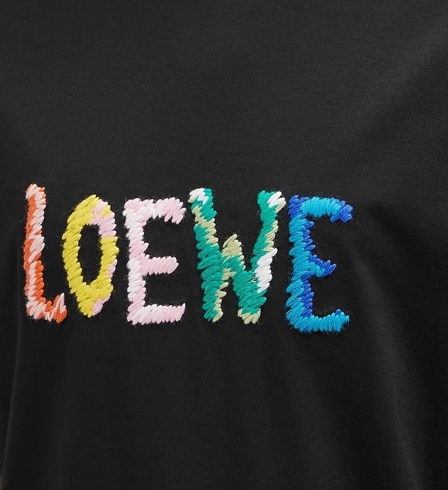 送料関税込【LOEWE】ロエベ 刺繍ロゴTシャツ 注文割引 loewe ロエベ Tシャツ ビックセンターアナグラム刺繍