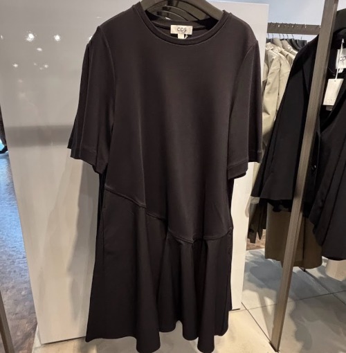 “COS” アシンメトリーパネルTシャツドレス