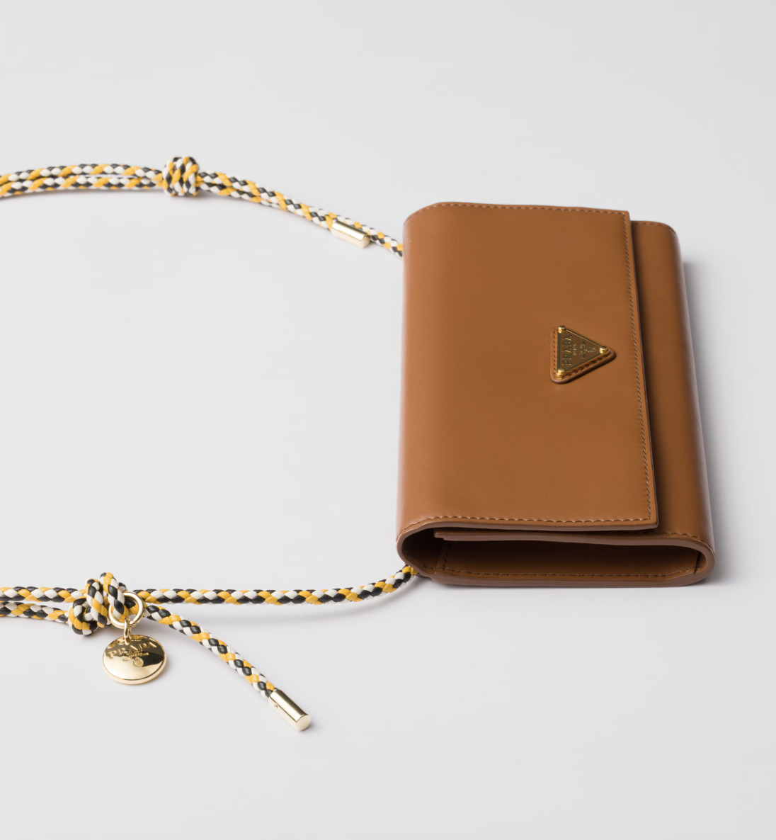 カラフルコードが素敵《PRADA》チェーンウォレット