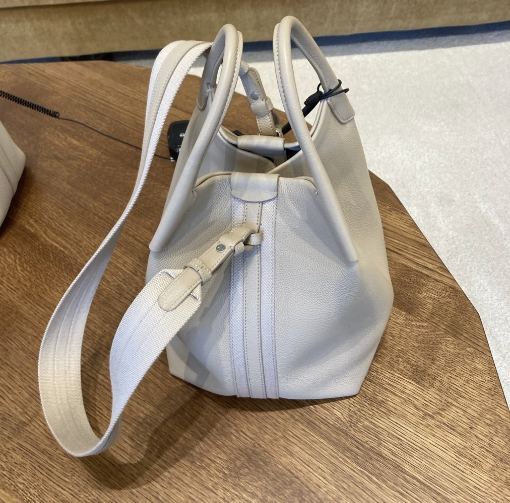 SALE《Loro Piana》ラージ ベイル バッグ グレインレザー