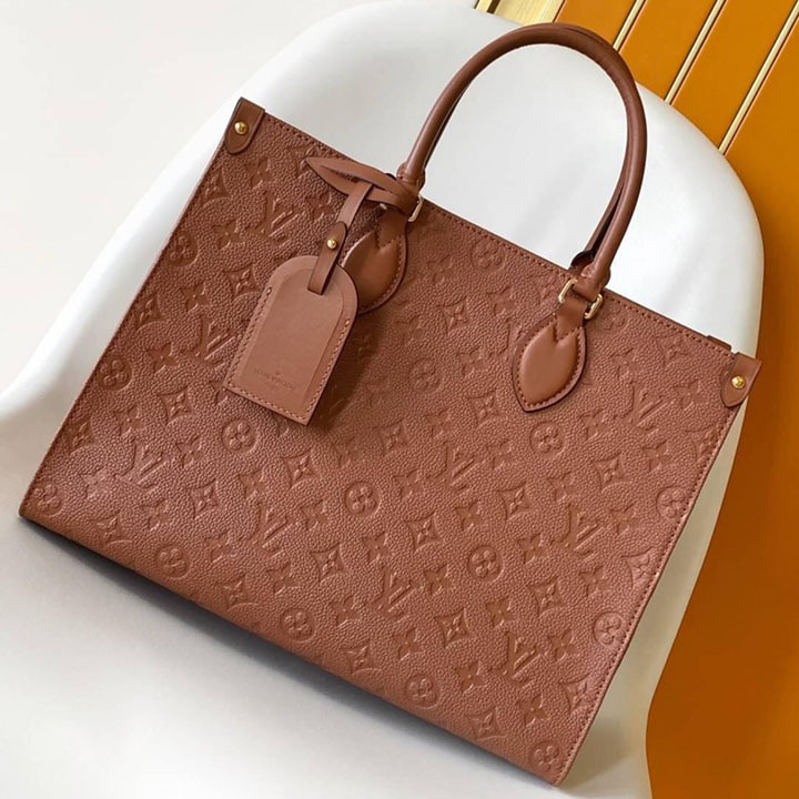 *日本未発売カラー*【LLouis Vuitton】モノグラムトート 希少 ルイ・ヴィトン】日本限定色の財布にモノグラムプリントのトート