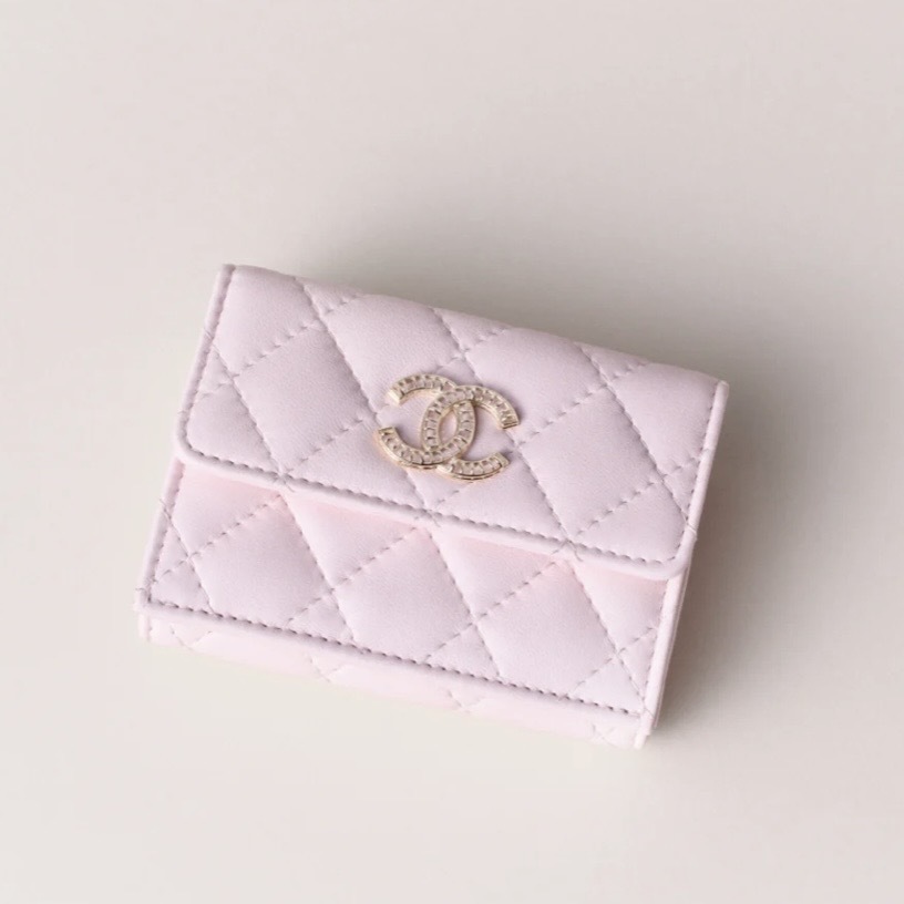大人気☆【CHANEL】スモールフラップウォレット 折りたたみ財布 クラシック スモール フラップ ウォレット - ラムスキン