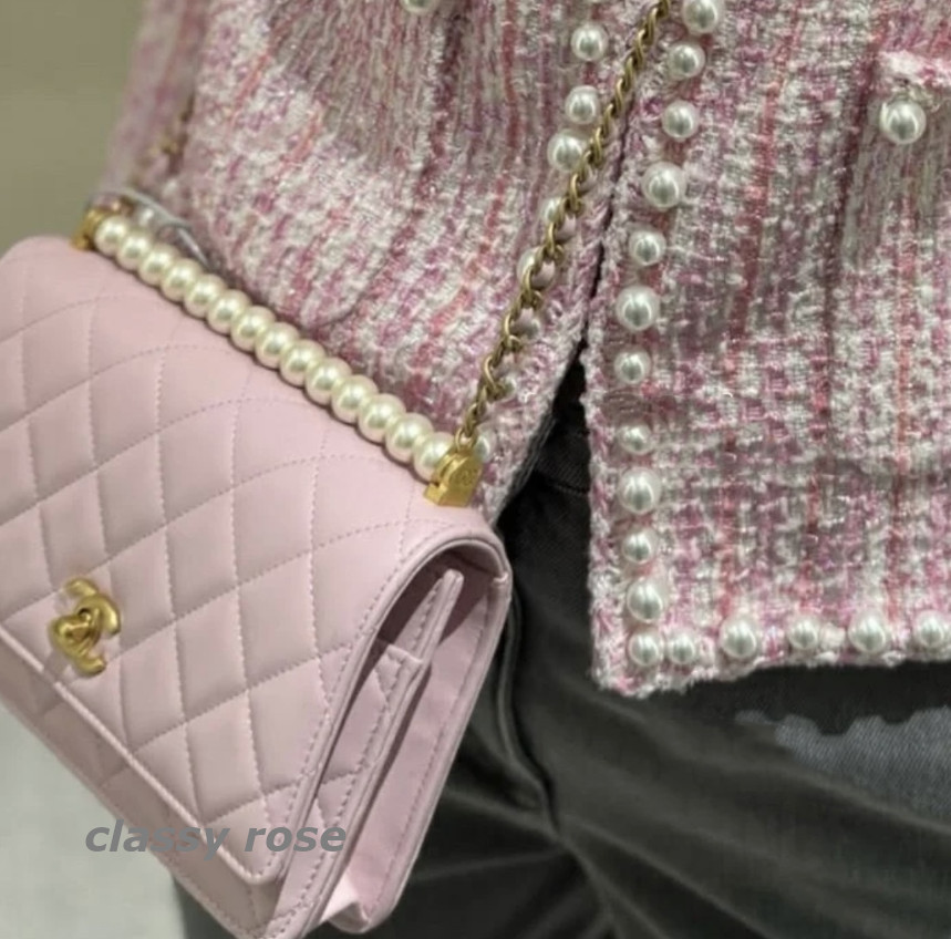 《華やか★ハンドルがお洒落》CHANEL チェーンウォレット