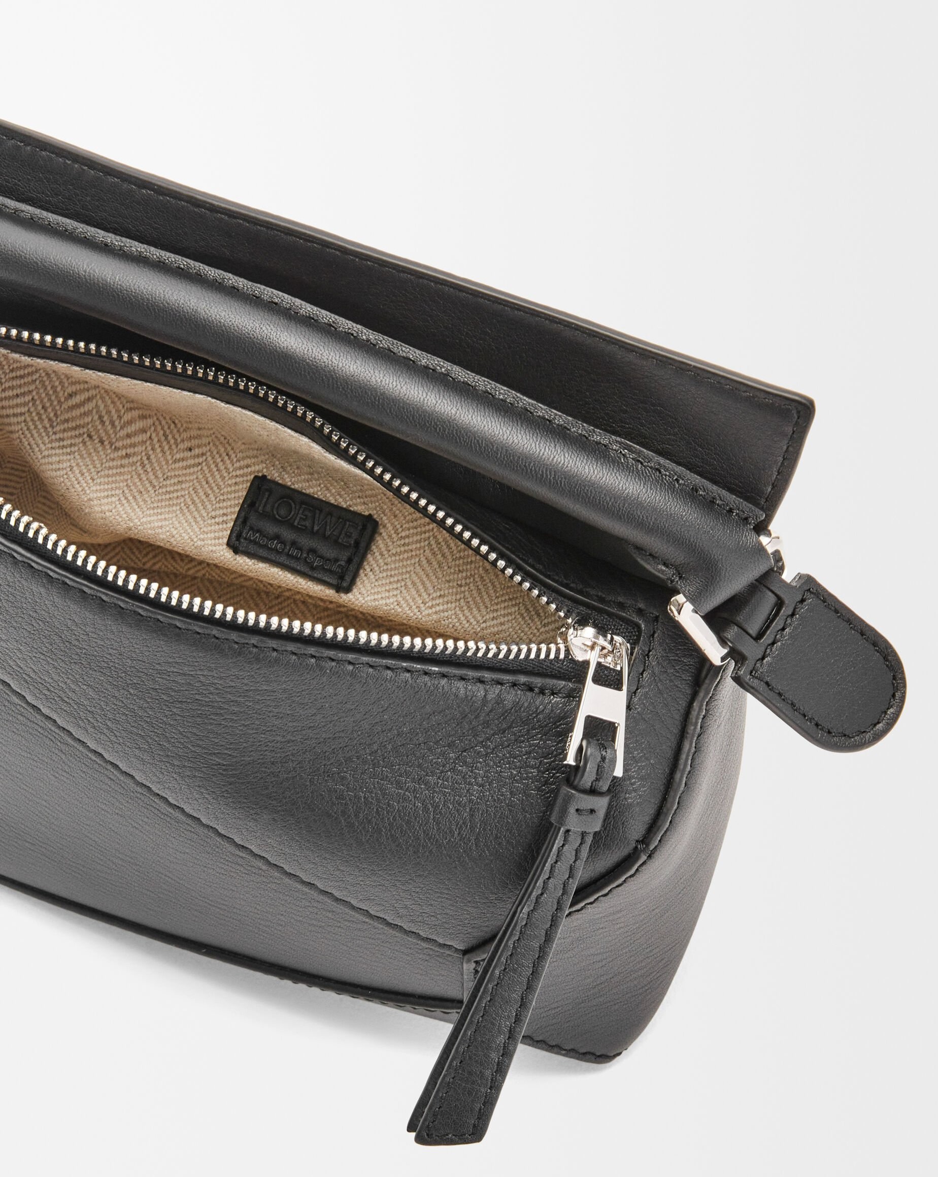 関税送料込国内発送★LOEWE パズルバッグ ミニ 関税込国内発送☆LOEWE パズルバッグ ミニ☆ブラック