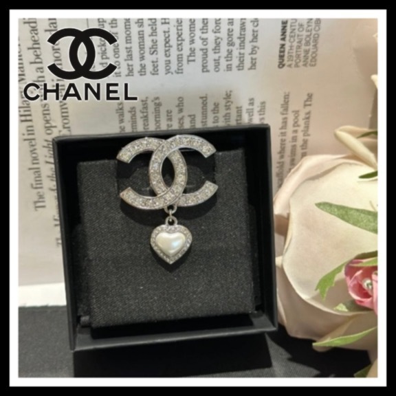 ワンポイントに☆【CHANEL】ハート ブローチ