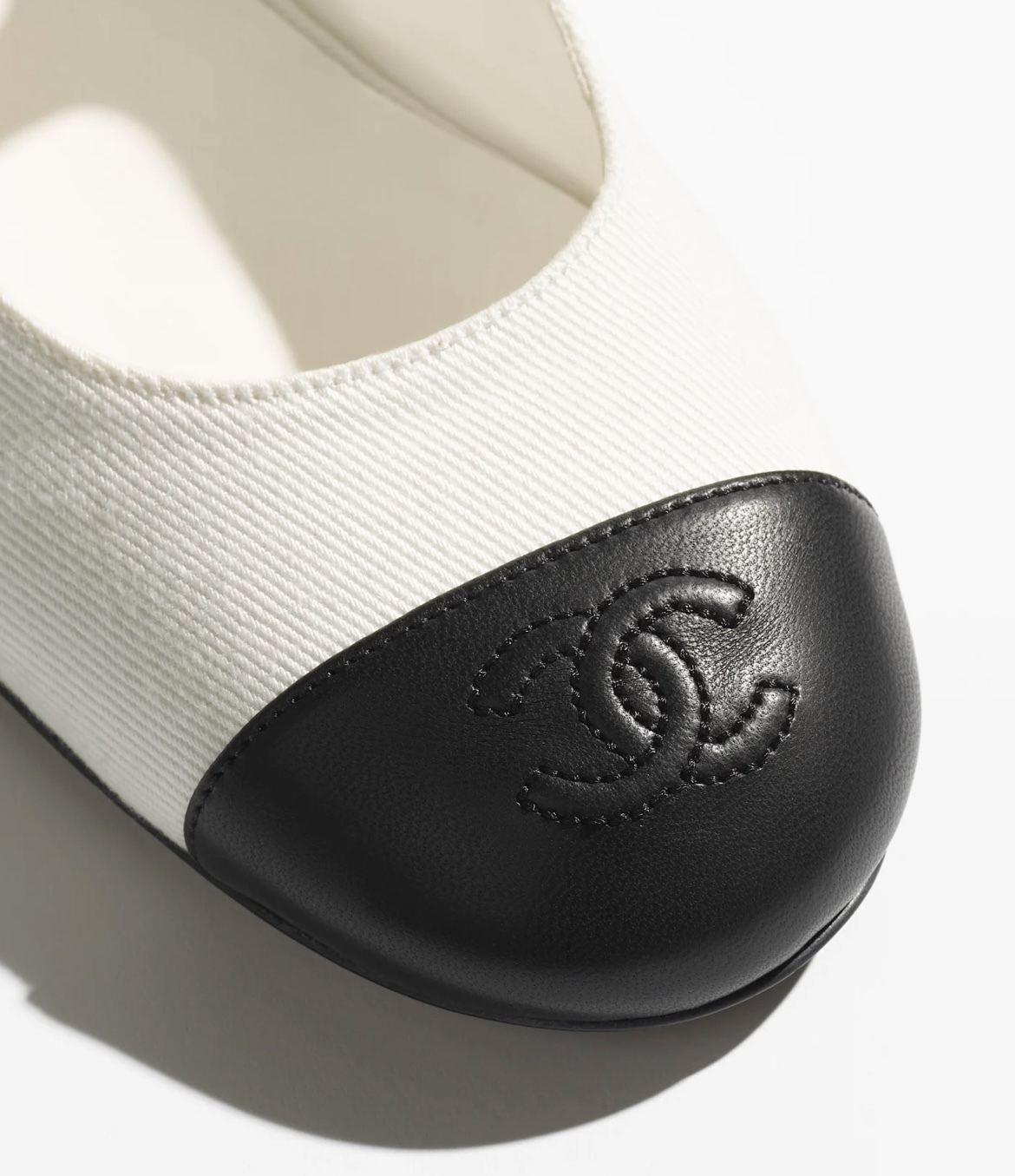 《歩きやすくて上品な印象に♪》25P限定★CHANEL メリージェーン