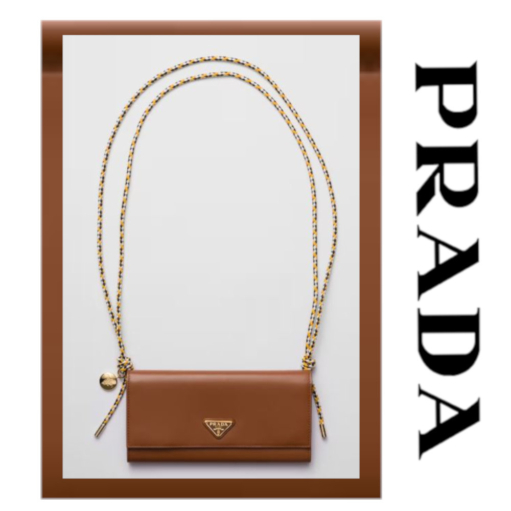 注目の新作♪【PRADA】レザーショルダーウォレット：入手困難
