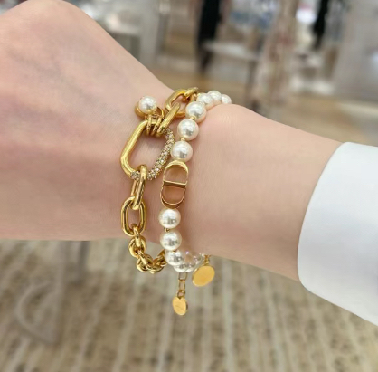 【抜け感漂うゴージャス感♪】Dior ブレスレット