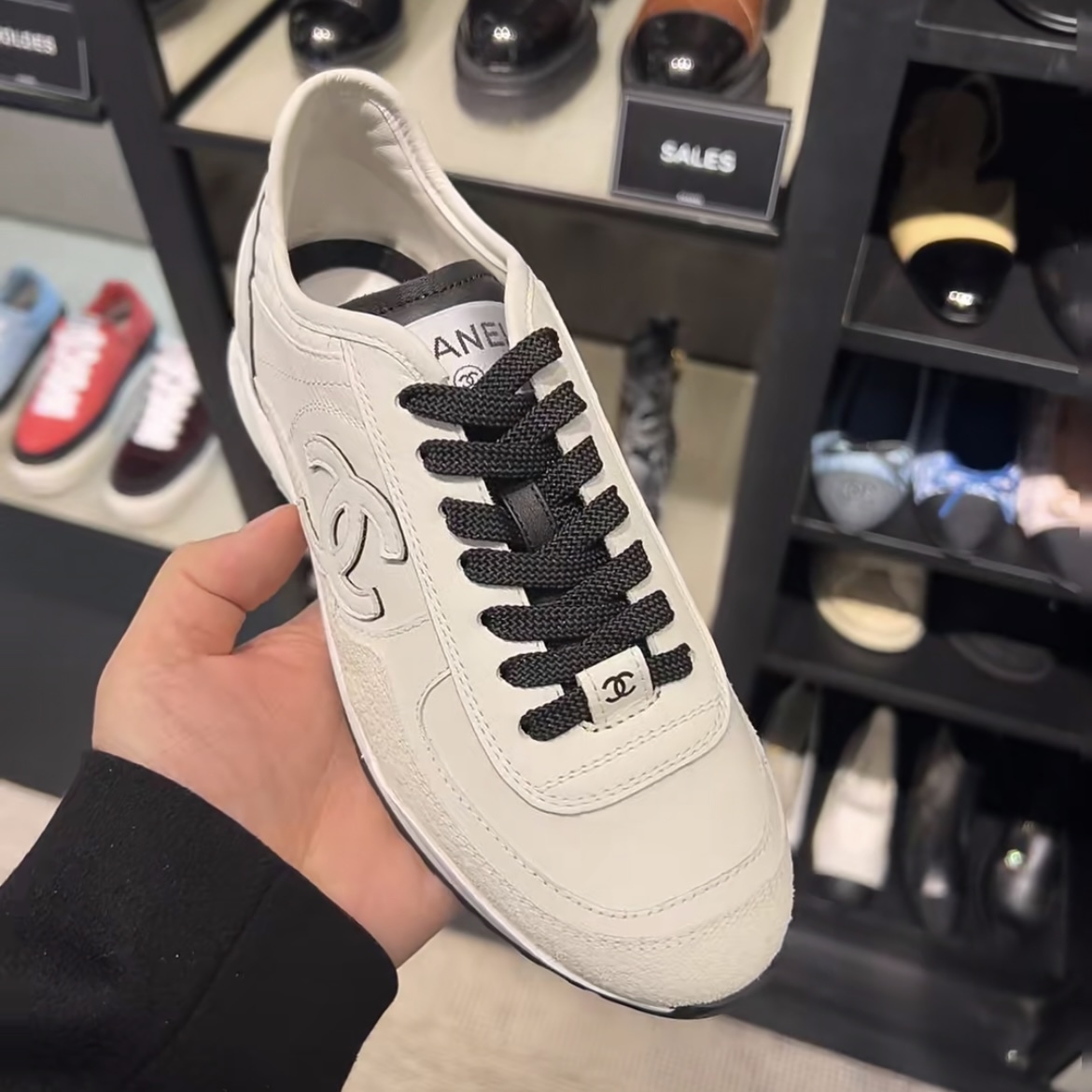 《さりげないキルティングが上品♪》25P限定★CHANEL スニーカー