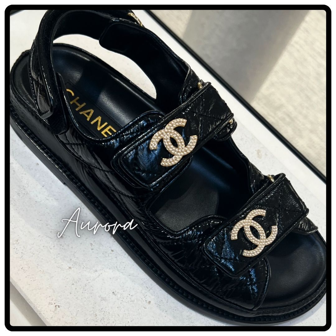 25ss_エナメル_パールロゴ_CHANEL_スポーツサンダル_フラット