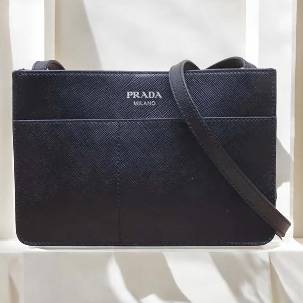 プラダ SAFFIANO LUX メンズ ショルダーバッグ