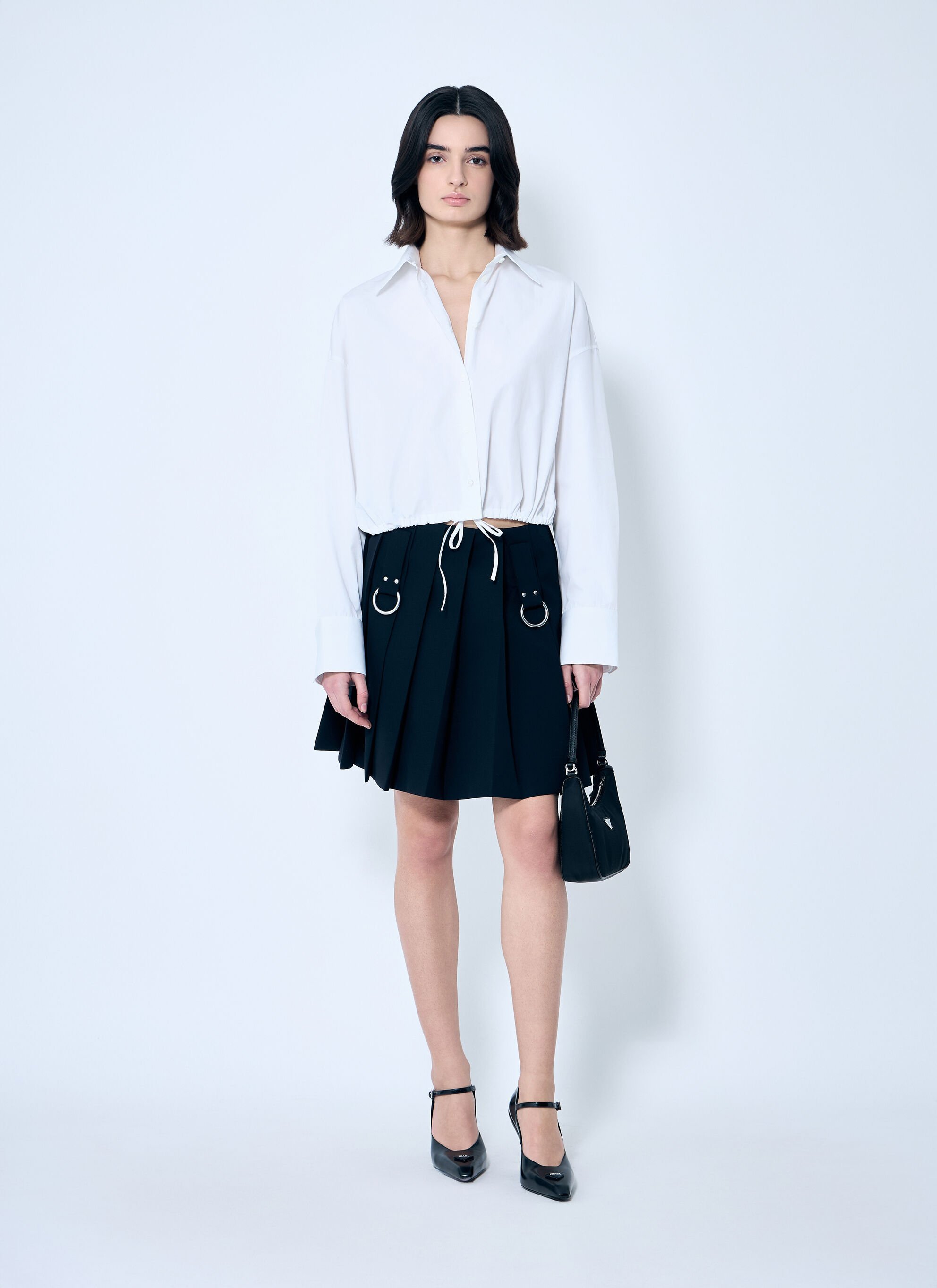 【PRADA】プラダ 2025ss ギャバジン プリーツスカート ブラック PRADA プラダ リング付 ギャバジン プリーツ ミニ スカート