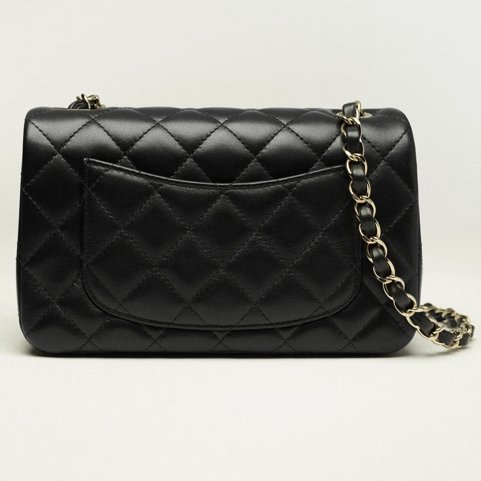 《王道バッグ》CHANEL ミニマトラッセ ハンドバッグ
