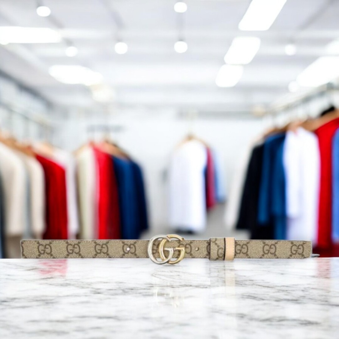 国内発送/本物保証/Gucci リバーシブル 細ベルト 大人気！