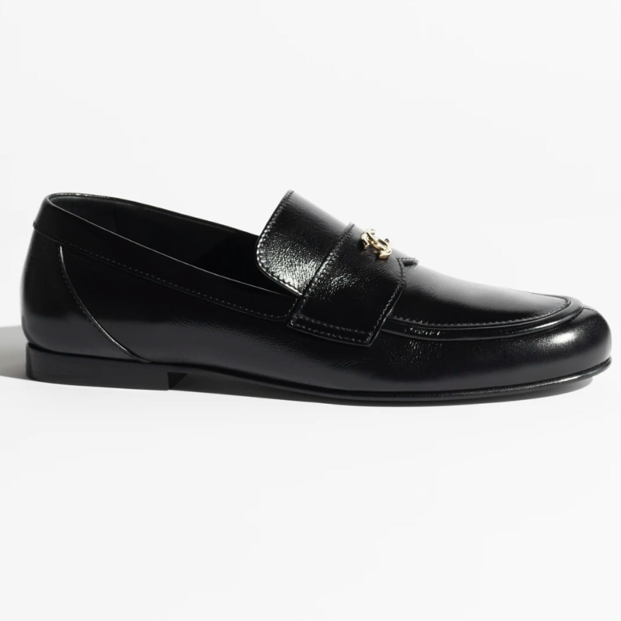 ★送料関税込★GIVENCHY 4G ロゴ プレート レザーローファー Givenchy 4G Logo Lambskin Leather ローファー (フラット