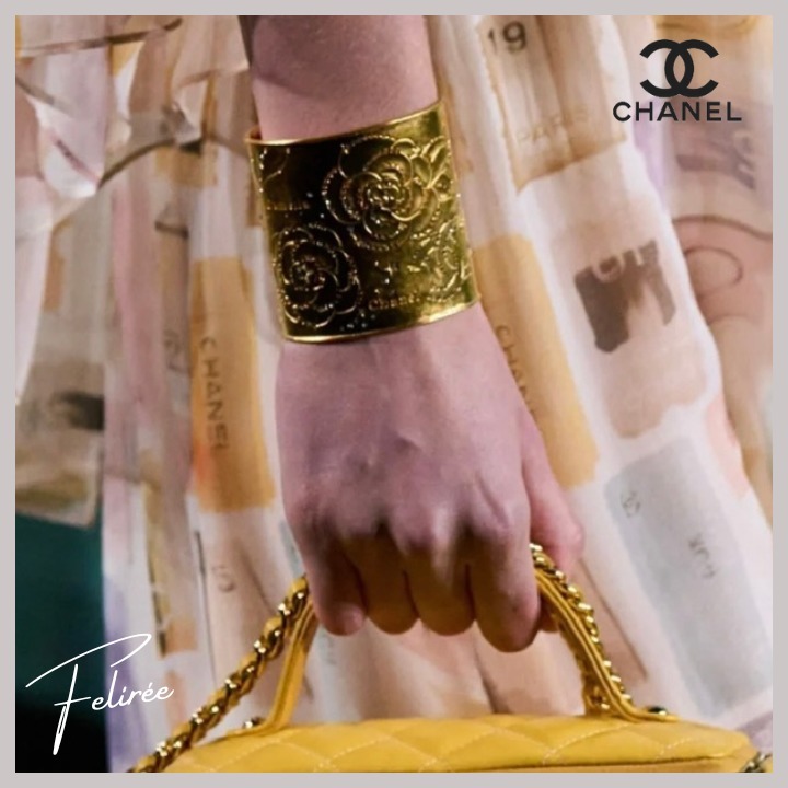 《ゴージャスな存在感☆》CHANEL カメリア柄 ワイドバングル