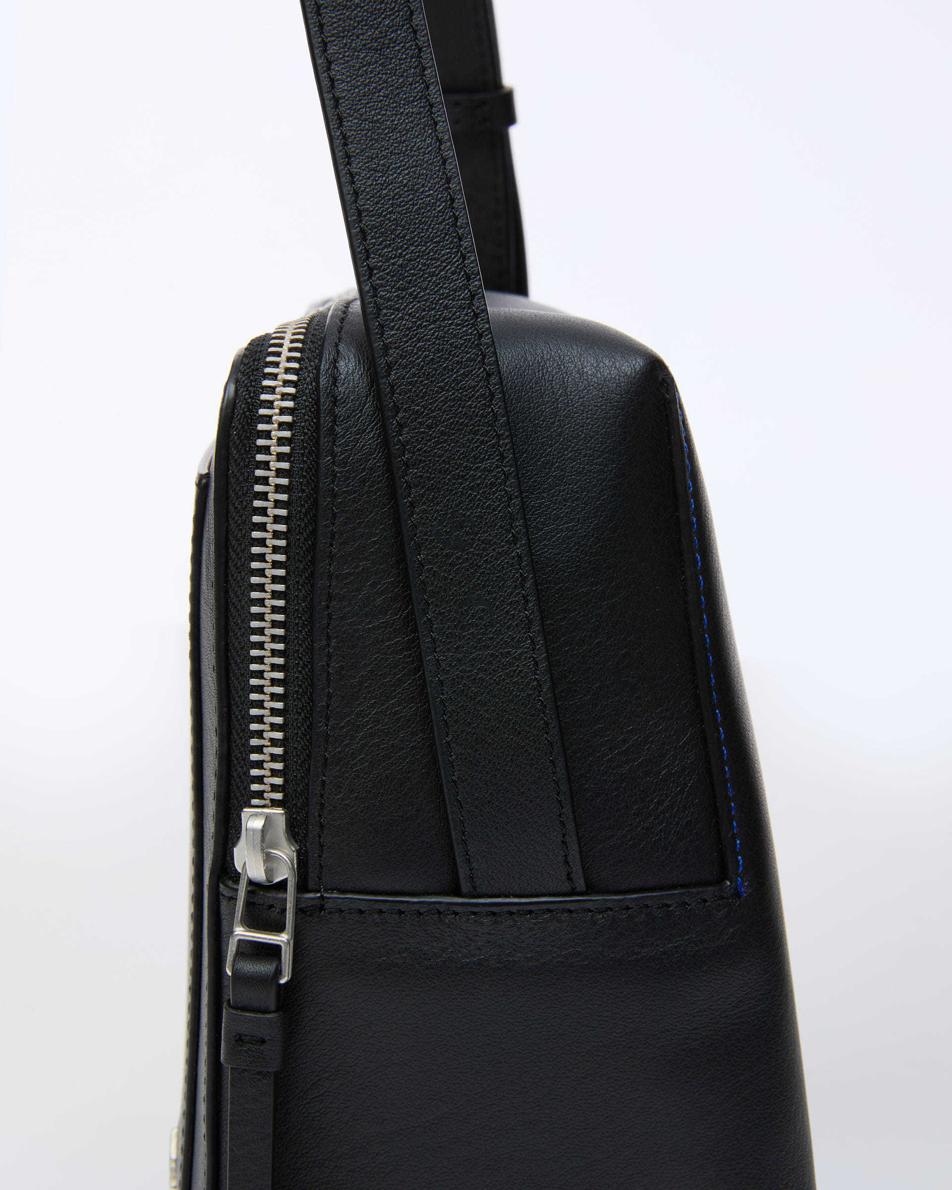 [ADERERROR] Tetraight Bag Product. 105/追跡付 正規品・送料込み◇ADERERROR◇Tetraight Bag Product. 105