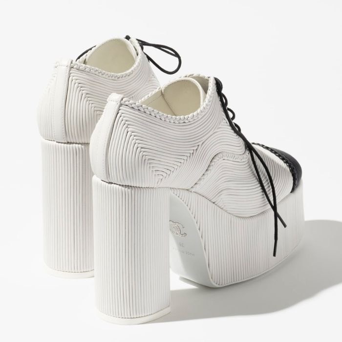 【足元からおしゃれに♪】CHANEL レースアップシューズ 足元からおしゃれに♪】CHANEL レースアップシューズ