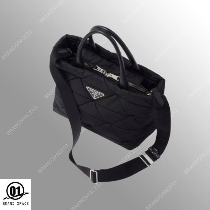 ★PRADA直営店★パッド入り Re Nylon スモール トートバッグ PRADA スモール パデッド Re-Nylon トートバッグ