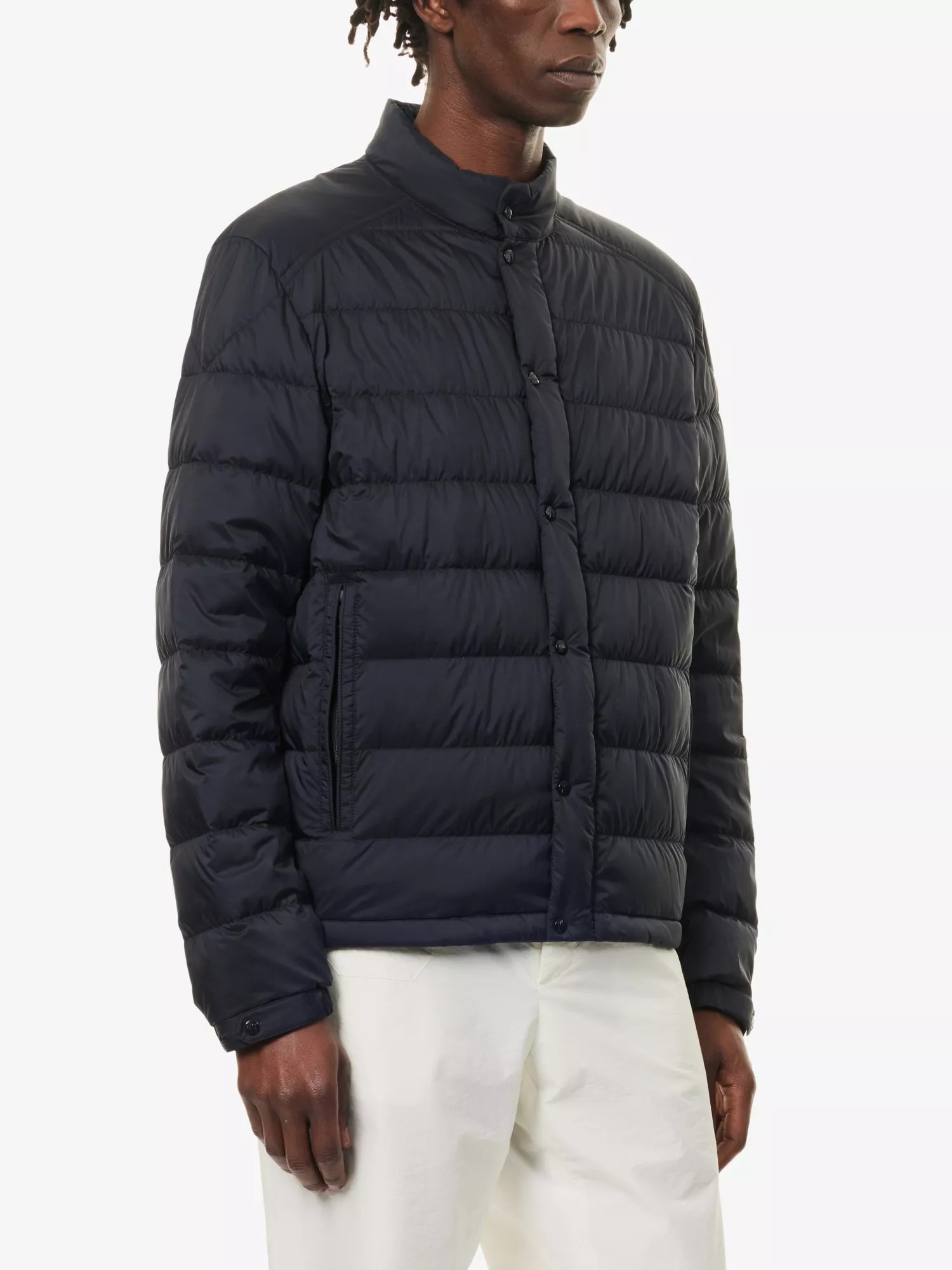 【MONCLER】 ロゴパッチ フード付き パッド入り ジャケット 国内発送・関税込】MONCLER ロゴパッチパッド入りジャケット