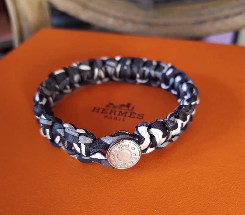 フランス発一点限り!☆HERMES☆セリエボタン シルクブレスレット
