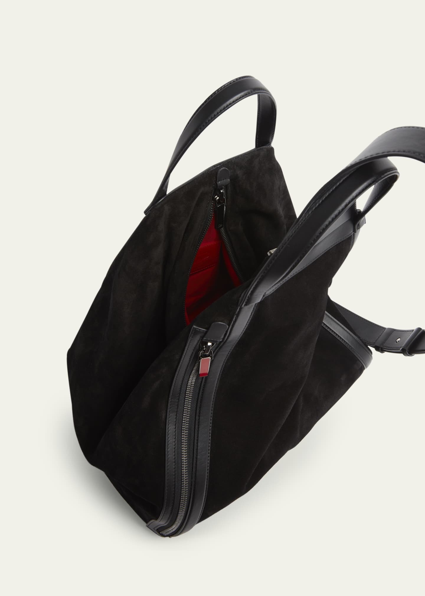 ChristianLouboutin スリングバッグ ピラミッド レザー ブラック ChristianLouboutin スリングバッグ ピラミッド レザー ブラック