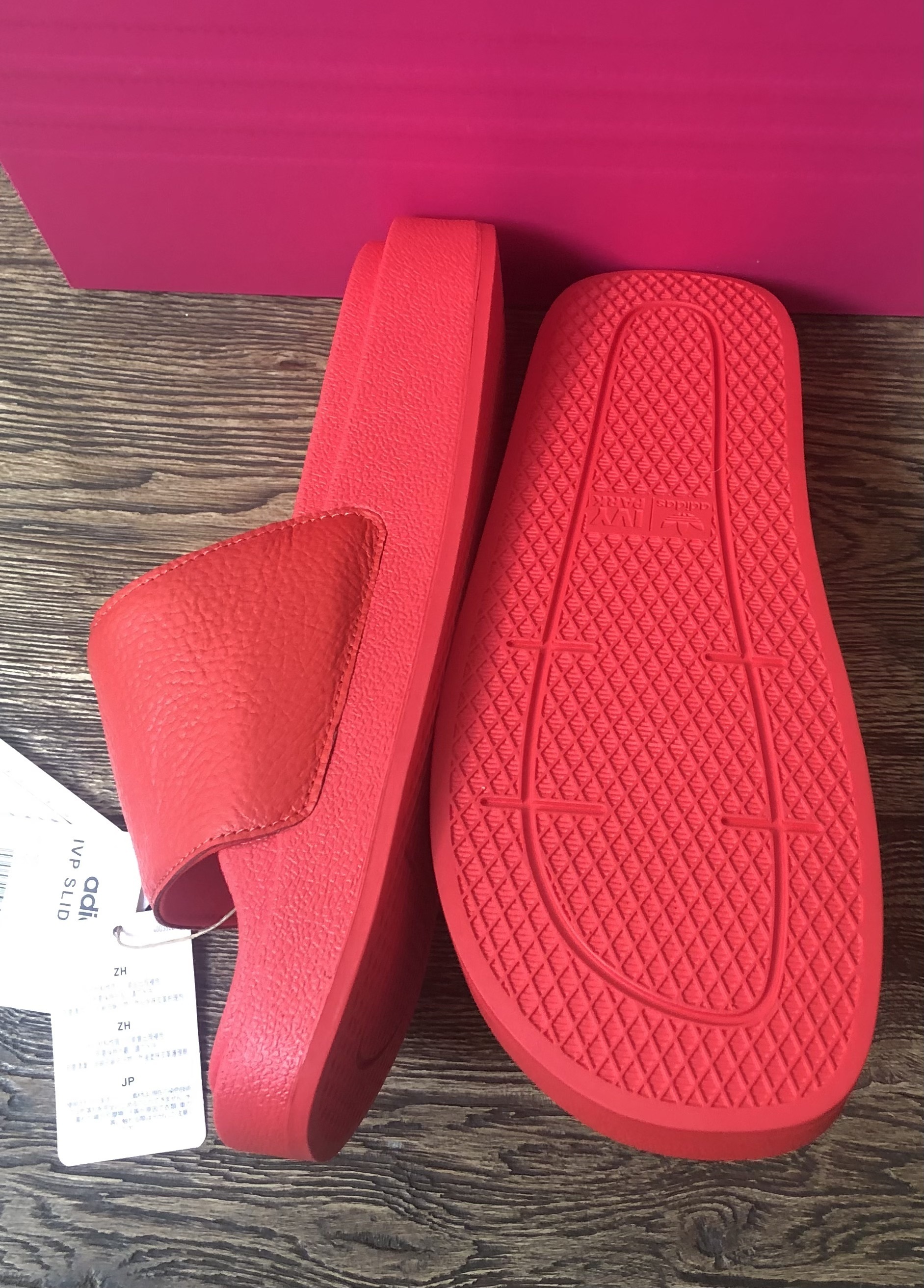 大人もOK SALE《ADIDAS X IVY PARK》コラボ サンダル レア