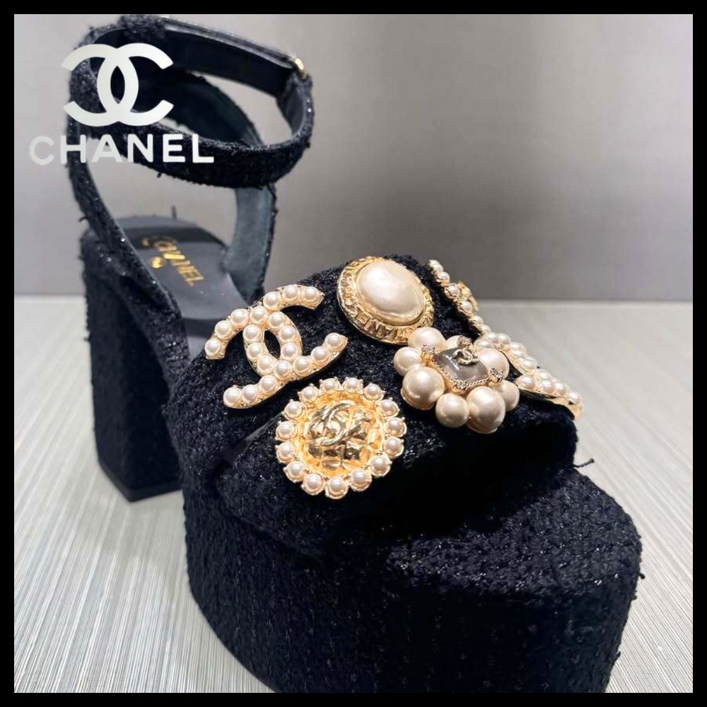 【たくさんのビジューが煌めく！】CHANEL 厚底サンダル