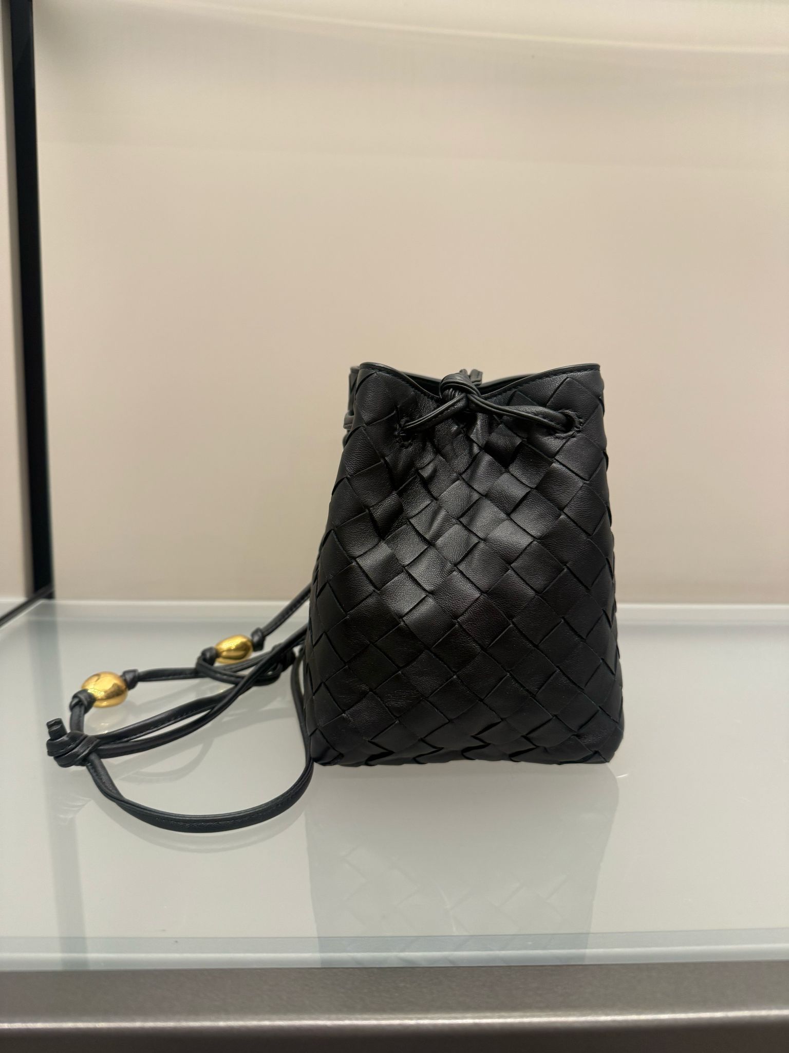 100%直営店買付【BOTTEGA VENETA】MINI BAG 717432 DHL送料込み