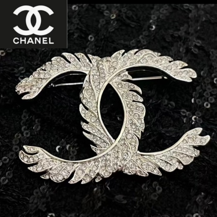 上品さのあるクリスタルシルバー♡【CHANEL】COCOブローチ