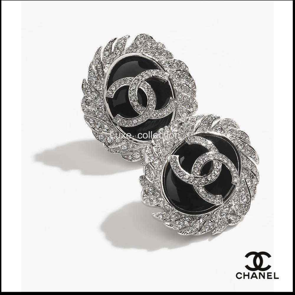 CHANEL☆新作 25SS 大人可愛い ボタン風 イヤリング